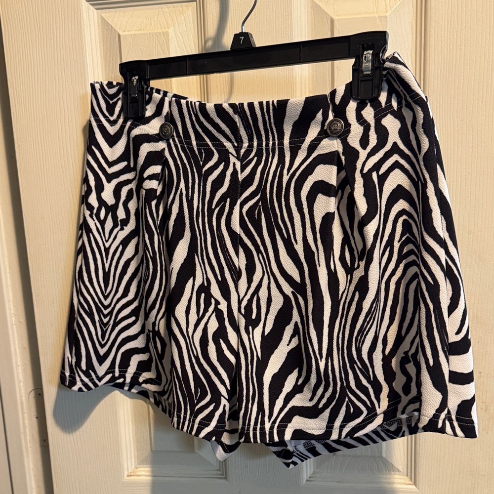 SHEIN Black and White Zebra Pattern Shorts